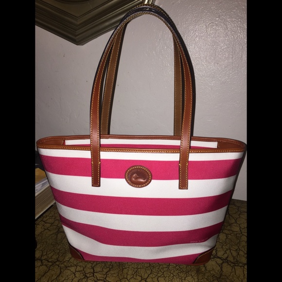 Dooney & Bourke Handbags - 100% Authentic Dooney & Bourke Purse